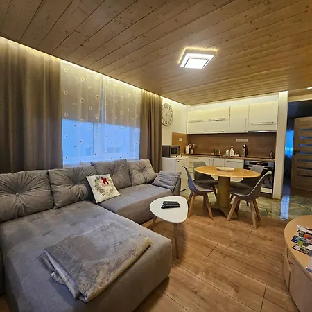 Crown Lesna Апартаменти