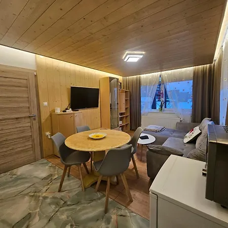 Crown Lesna Appartement *