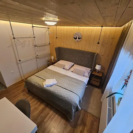 Crown Lesna * Stará Lesná