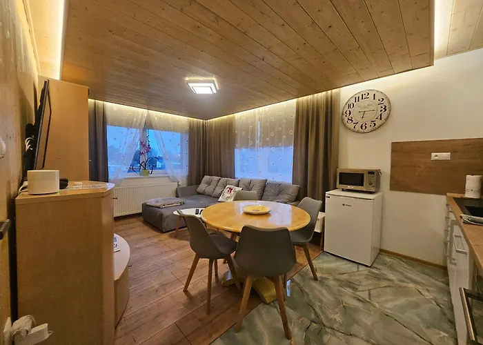 Crown Lesna Appartement